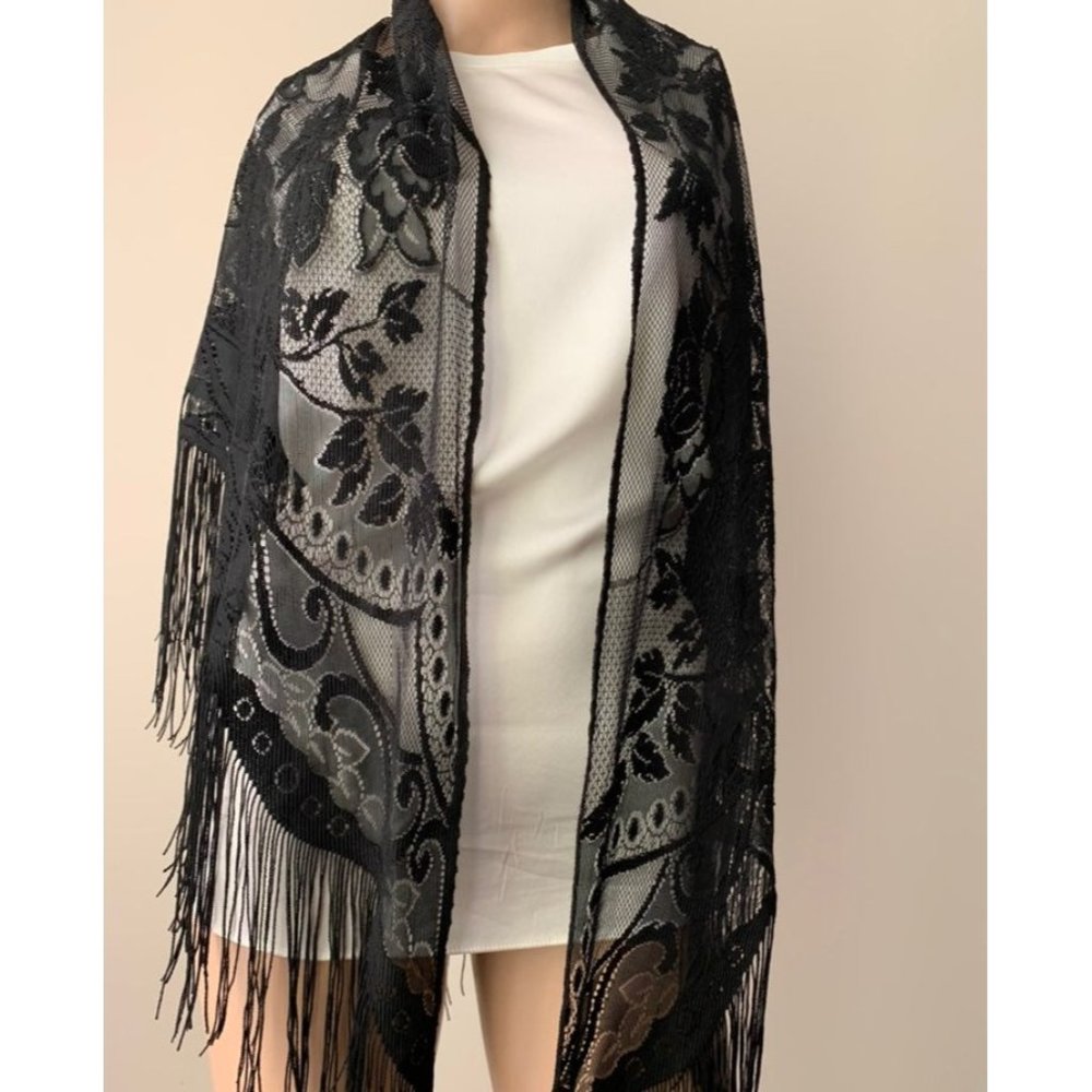 Lace Shawl w/ Fringe